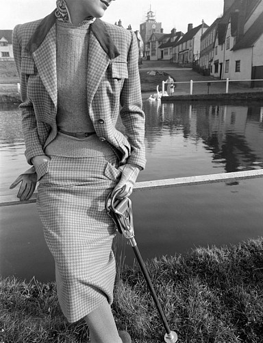 'Quality Close-up'. British Vogue, February 1951.Vintage Silver gelatin print, image size 30 × 36 cm | 11.8 × 14.2 inches.Price upon request.© Norman Parkinson Ltd/Courtesy Norman Parkinson Archive.