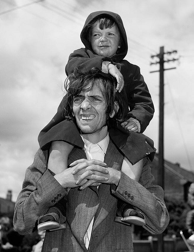 Chris KILLIP, Father and Son, West End, Newcastle-upon-Tyne, UK
1980