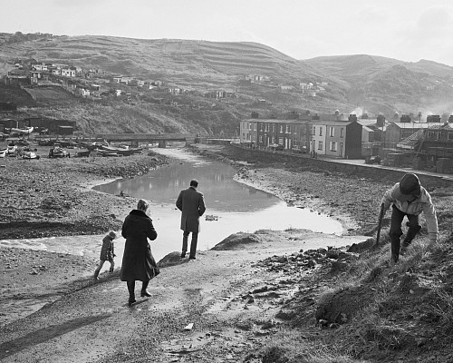 Family on a Sunday walk, Skinningrove, 1982 © Chris Killip Photography Trust/Magnum Photos